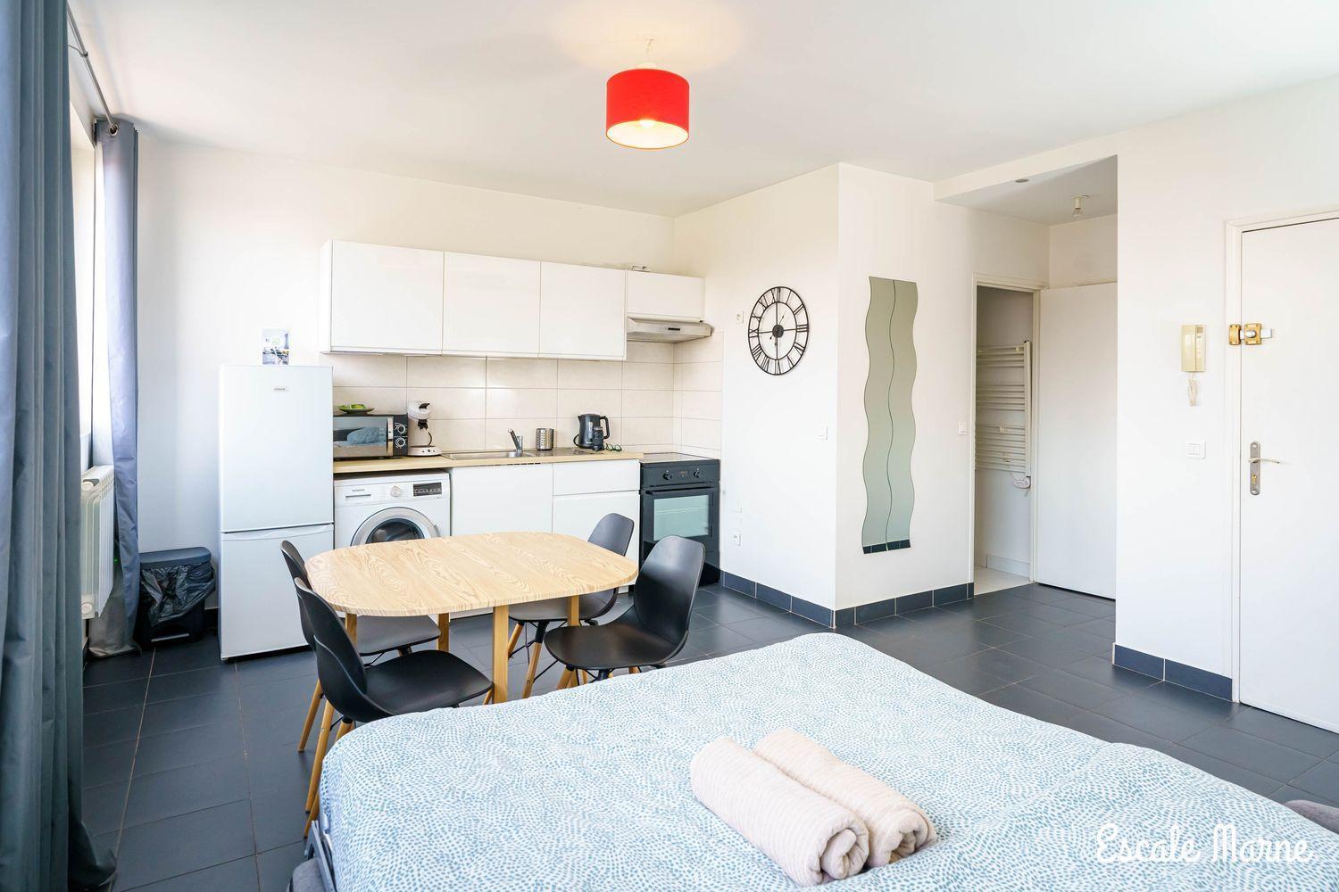 Escale-Marne Fr - 202 - Free Parking - Free Luggage Storage - All Equipped - Linen Included - Washing Machine - 10Mn Walk Metro 8 - Rer A - Panoramic View - From 1 To 14 Guests 迈松阿尔福 客房 照片